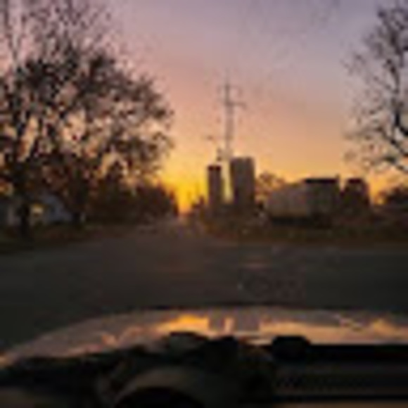 Profile Picture of Nadia Wilson (@nadiawilson2021) on Poshmark