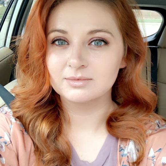 Profile Picture of Lacy Monier (@lmonier) on Poshmark