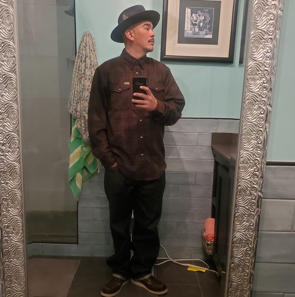 Profile Picture of Raymond Cornejo (@rabbit691982) on Poshmark