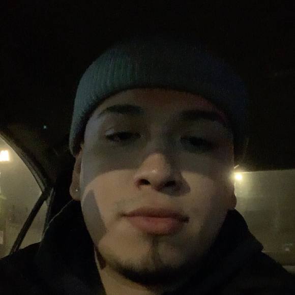 Profile Picture of Richard Rendon (@1rendon1) on Poshmark