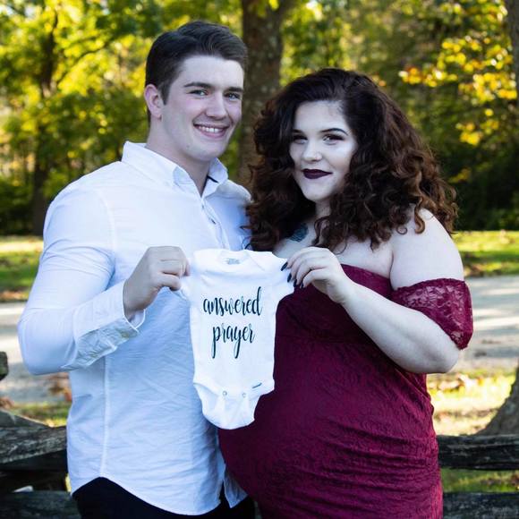 Profile Picture of Michaela Bratton (@micklovin4) on Poshmark