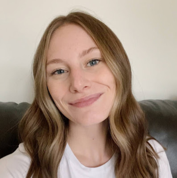 Profile Picture of Danielle Harper (@daniharper123) on Poshmark