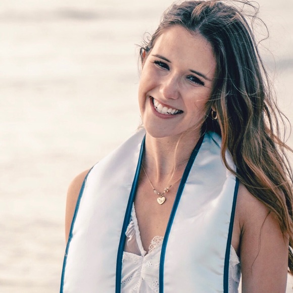 Kylie Bafus - Poshmark Profile Picture of Kylie Bafus (@kyliekylie11111) on Poshmark