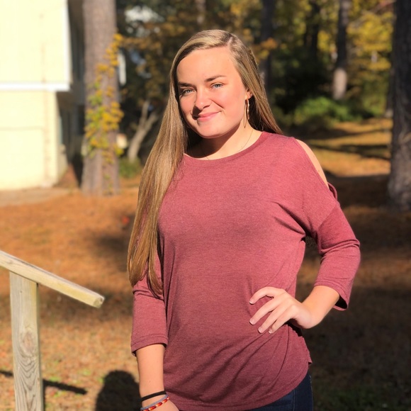 Profile Picture of Katelyn Gallimore (@kgallimore9) on Poshmark