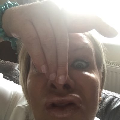 Profile Picture of Julia (@JuliaEversfield) on Twitter