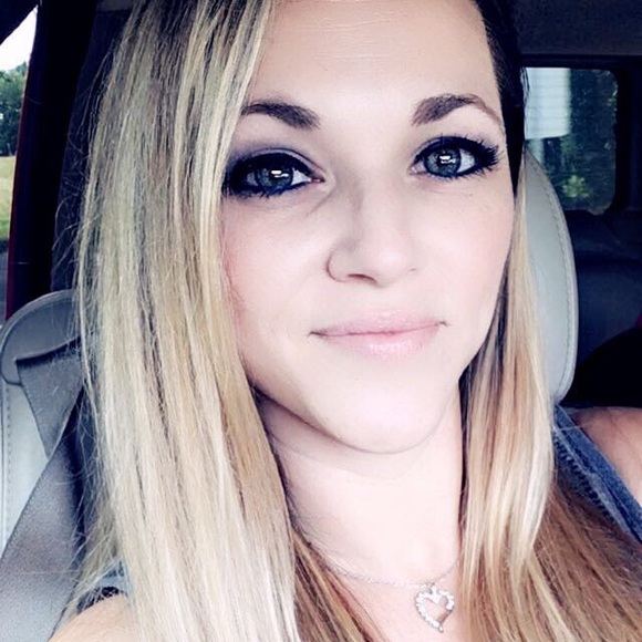 Profile Picture of Megan Rampey (@megcrosby1984) on Poshmark
