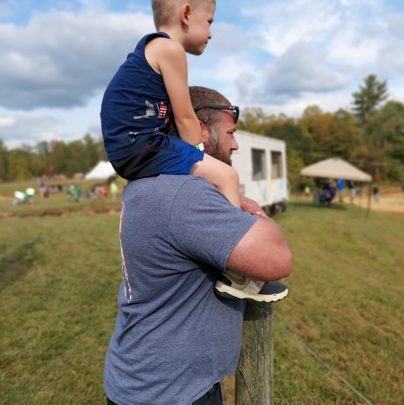 Profile Picture of Adam Morris (@adam23501) on Poshmark