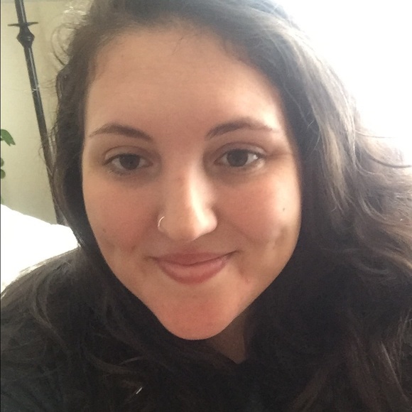 Profile Picture of Kelsey Lootens (@klootens11) on Poshmark