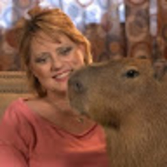 Profile Picture of Kimberly Holmes (@blechblarrgh) on Poshmark