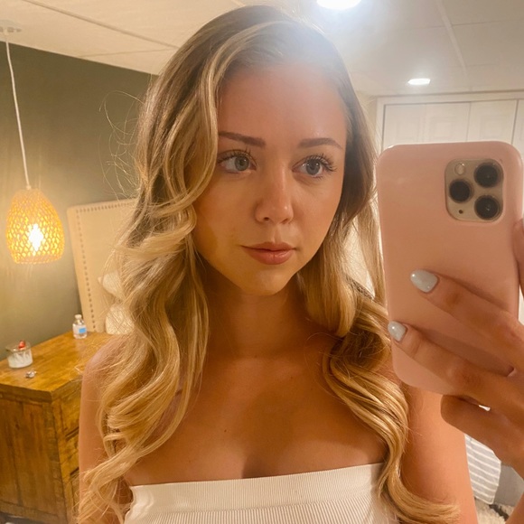 Profile Picture of Carlie Colclough (@carliecolclough) on Poshmark