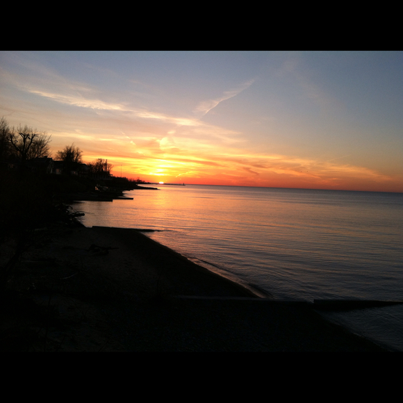 Profile Picture of Lisa Gentsy (@mariegrace) on Poshmark