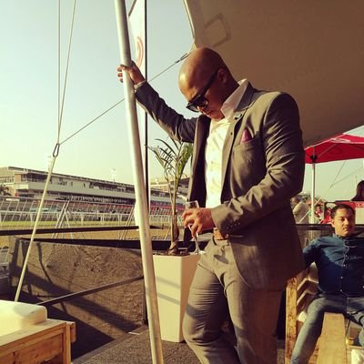 Profile Picture of Buzza James (@BonelelaM) on Twitter