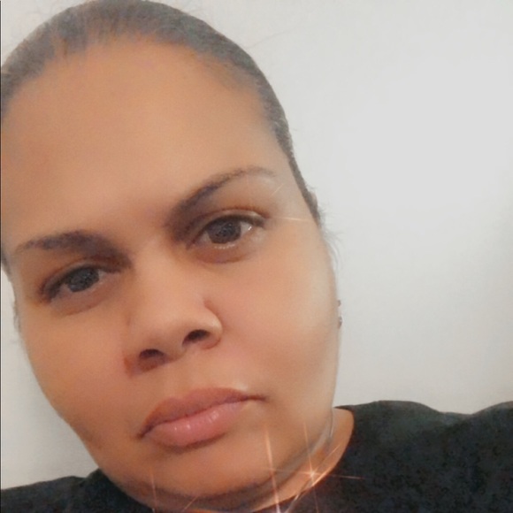Profile Picture of Jamie Vansandt (@vansandt) on Poshmark