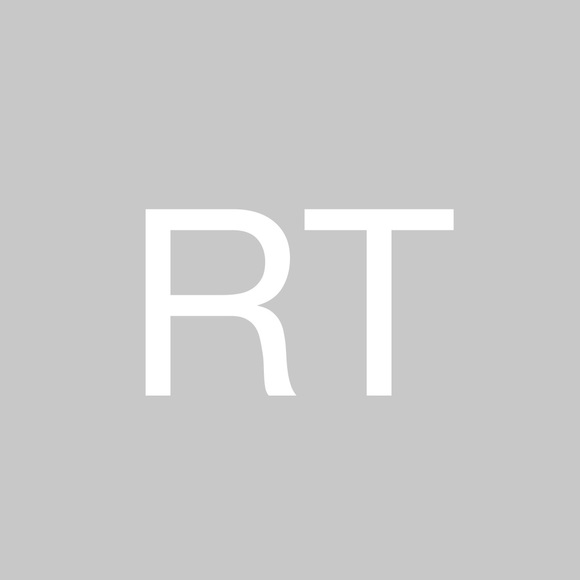 Renata Thedford - Poshmark Profile Picture of Renata Thedford (@renatathedford) on Poshmark