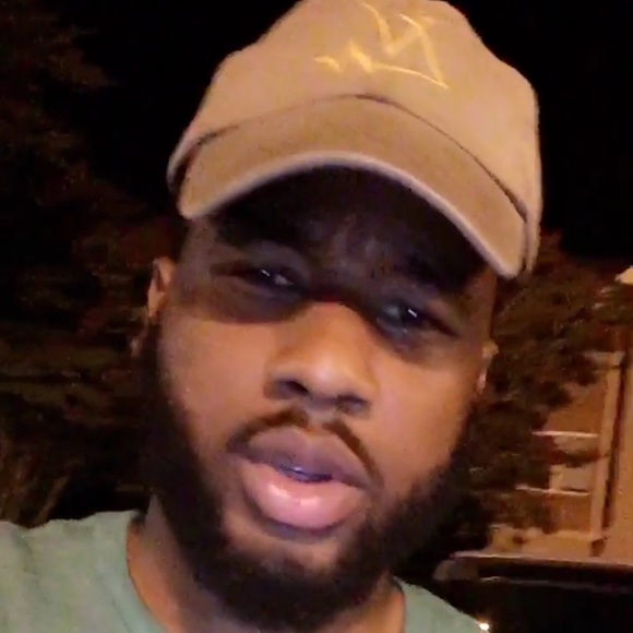 Profile Picture of Chris Lindsay (@canddl32) on Poshmark