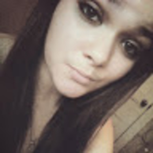 Profile Picture of Makenzie Labrot (@makenzielabrot) on Poshmark