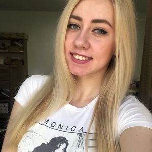 Profile Picture of Liz Wang (@travvimoci1980) on Myspace