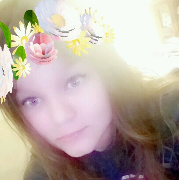 Profile Picture of Haley Wilburn (@haley_wilburn) on Poshmark