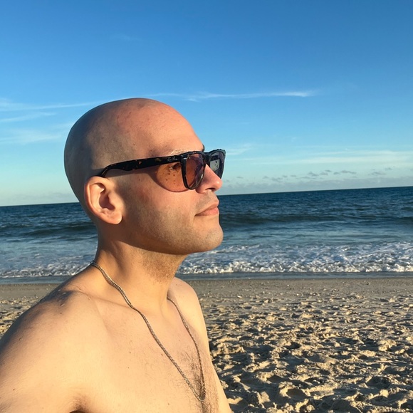 Profile Picture of Tarek Hassan (@tarekhassan) on Poshmark