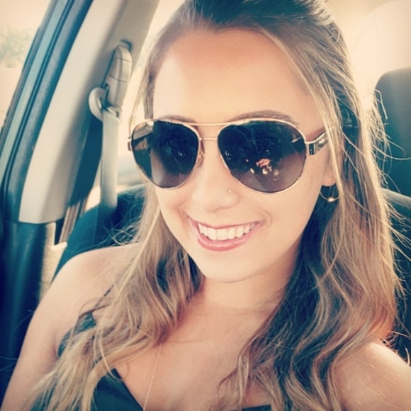 Profile Picture of Kelsey Keech-sosna (@keech7887) on Poshmark