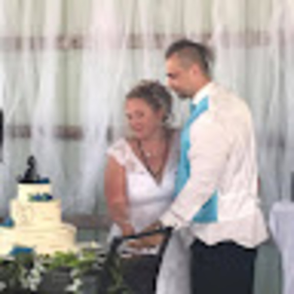 Profile Picture of Jennifer Fafalios (@jlfafalios) on Poshmark