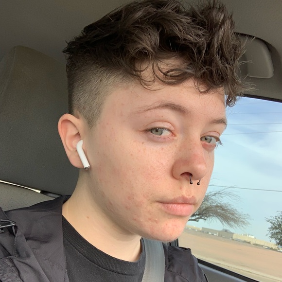 Profile Picture of Markie Steinman (@markiemakiroll) on Poshmark