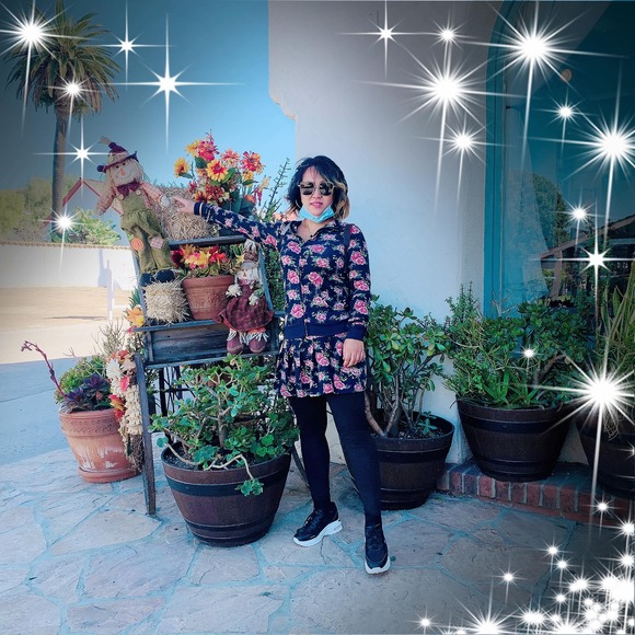 Profile Picture of Zhao Wei (@vivizhao89) on Poshmark