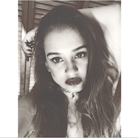 Profile Picture of Doll Decaires (@nfrw_r) on Poshmark