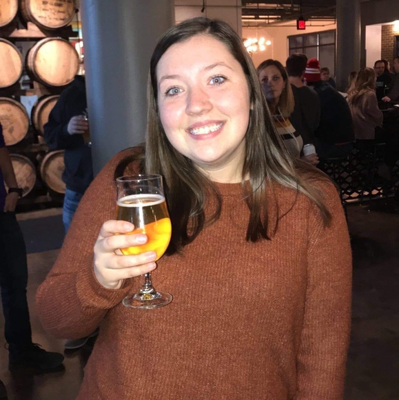 Profile Picture of Kat Haimes (@kat_haimes) on Poshmark