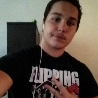 Profile Picture of Andrew Shue (@17ashue) on Twitter