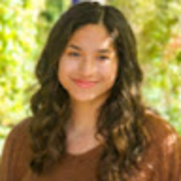 Profile Picture of Grace Bernal (@gracecbernal) on Poshmark