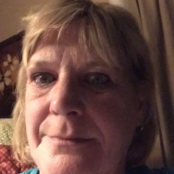Dianne Stumbo - Poshmark Profile Picture of Dianne Stumbo (@mommosix) on Poshmark