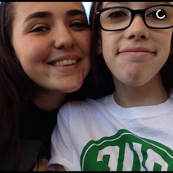 Profile Picture of Devan Hayes (@devan34) on Poshmark