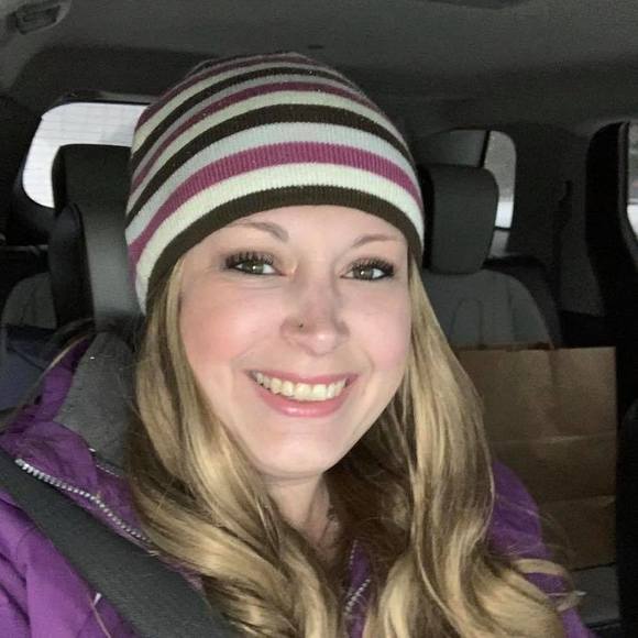 Profile Picture of Heather Hansen (@hhansen8403) on Poshmark