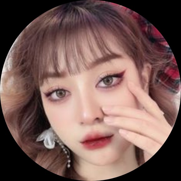 Laura l Delgatti - Poshmark Profile Picture of Laura l Delgatti (@robinfryling85) on Poshmark