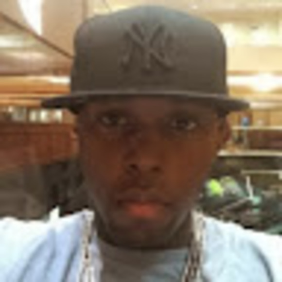 Profile Picture of Ian Pierre (@ian_pierre) on Poshmark