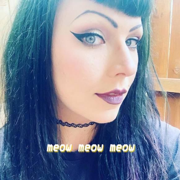 Profile Picture of Rebecca Saltzer (@rebeccasaltzer) on Poshmark