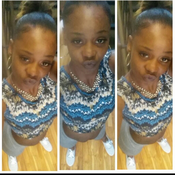 Profile Picture of Yavonia Spraggins (@mzbonky) on Poshmark