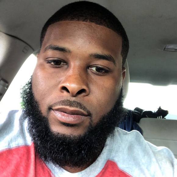 Profile Picture of Mally Dennis (@mskreola) on Poshmark