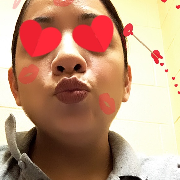 Profile Picture of Denice Salinas (@denice_salinas) on Poshmark