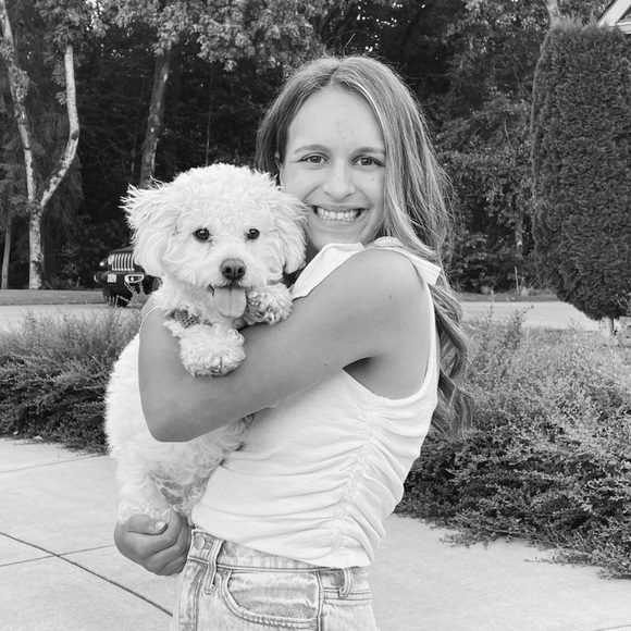 Profile Picture of Samantha Braukman (@samiiliz) on Poshmark