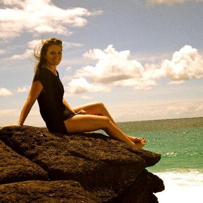 Profile Picture of Leah Bender (@leebender8) on Twitter