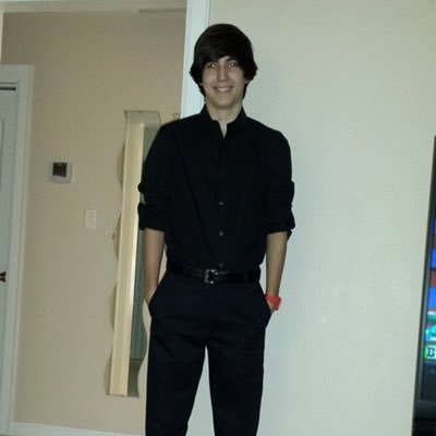 Profile Picture of Brandon Laborde (@ThatSkinnyGuy24) on Twitter