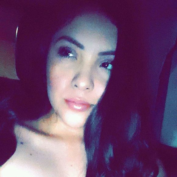 Profile Picture of Brenda Sarabia (@blove15) on Poshmark