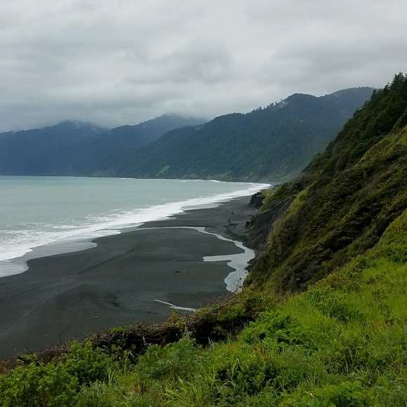 Profile Picture of Thomas Rose (@travelrose) on Poshmark