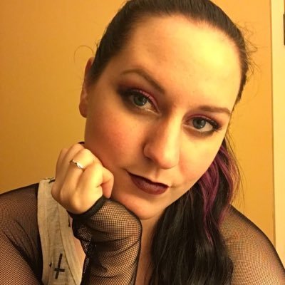 Profile Picture of Shannon McLain (@Sam_Marie_11) on Twitter