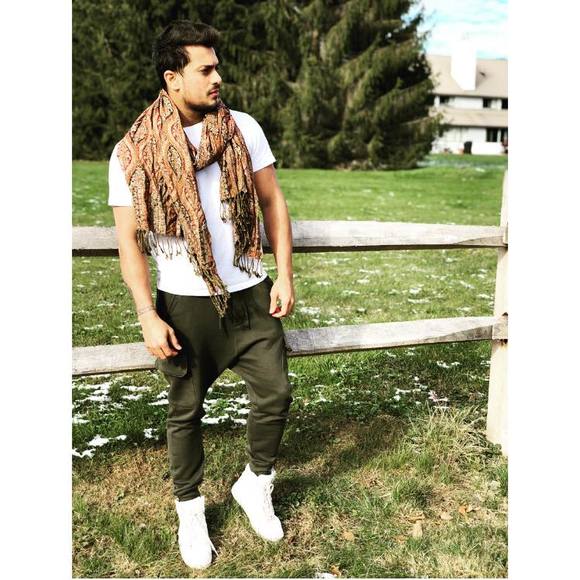 Profile Picture of Vaibhav Kumar (@vaibhavkumar512) on Poshmark