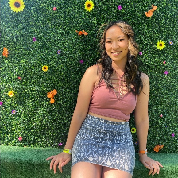 Profile Picture of Jen Yee (@j_yee) on Poshmark