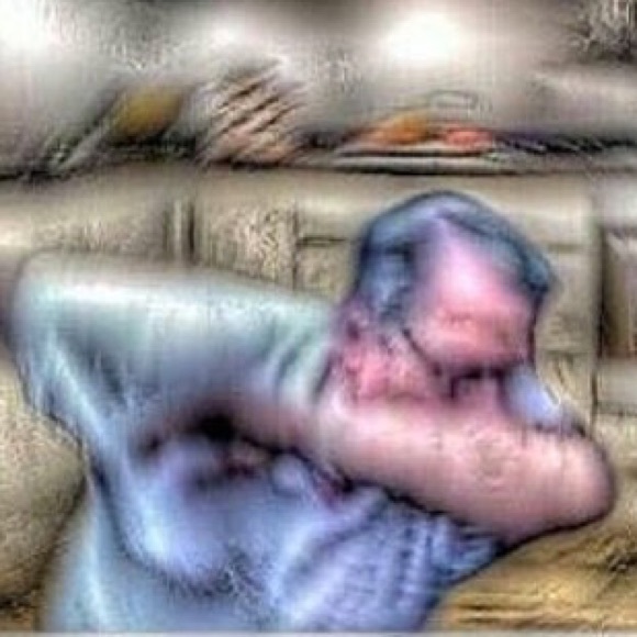 Profile Picture of Ari Appel (@applea22) on Poshmark