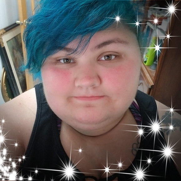 Profile Picture of Cori Treskow (@bvbrebelgirl) on Poshmark